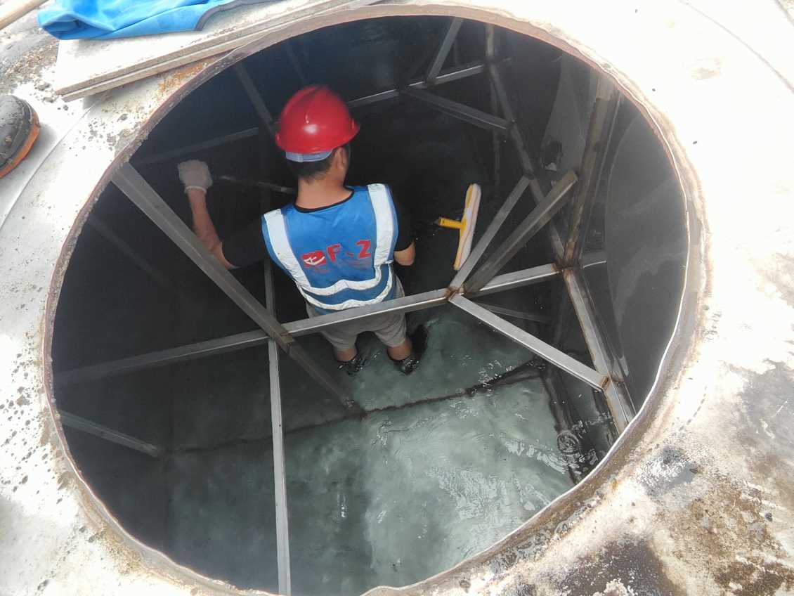 万州二次供水水箱清洗