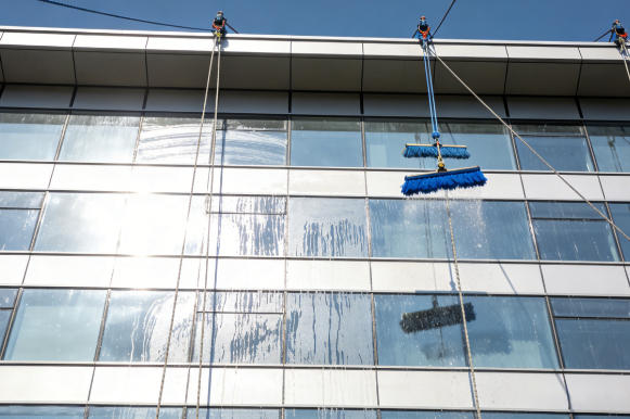 万州高空外墙清洗不同材质的清洗工艺  